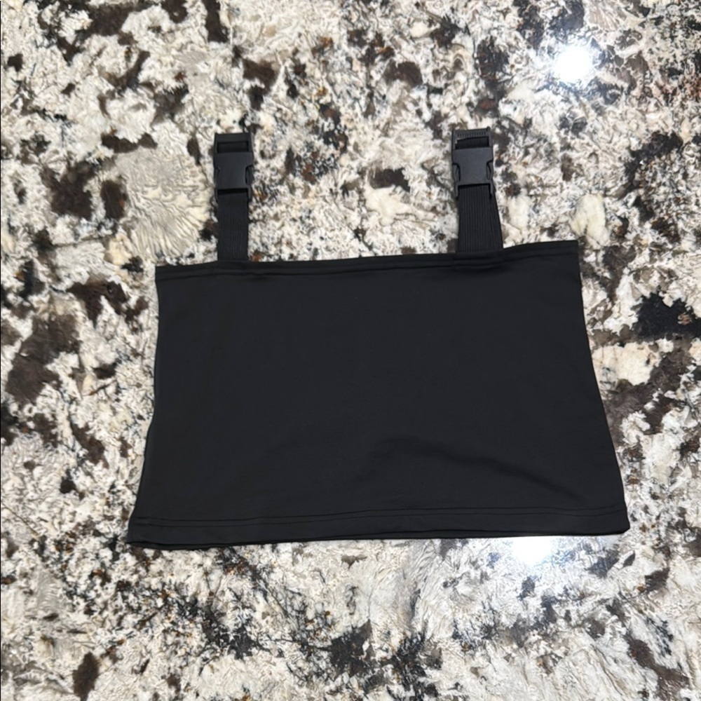 Black Buckle crop top size medium
